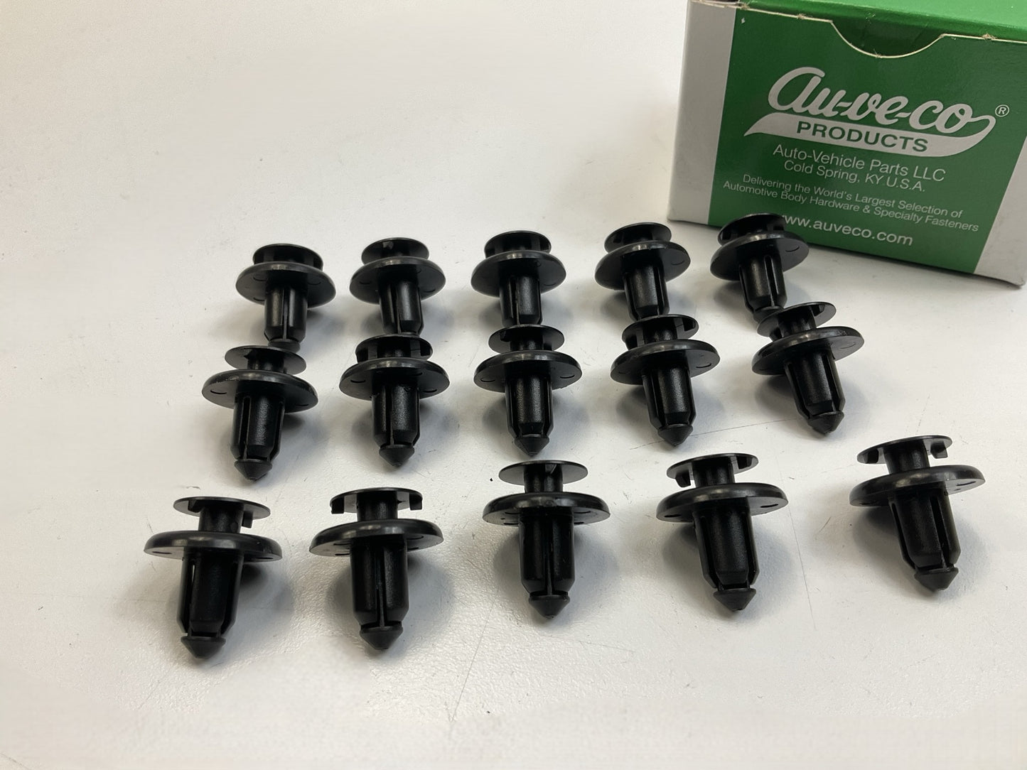 (15) Auveco 21530 Engine Cover And Fender Liner Clips