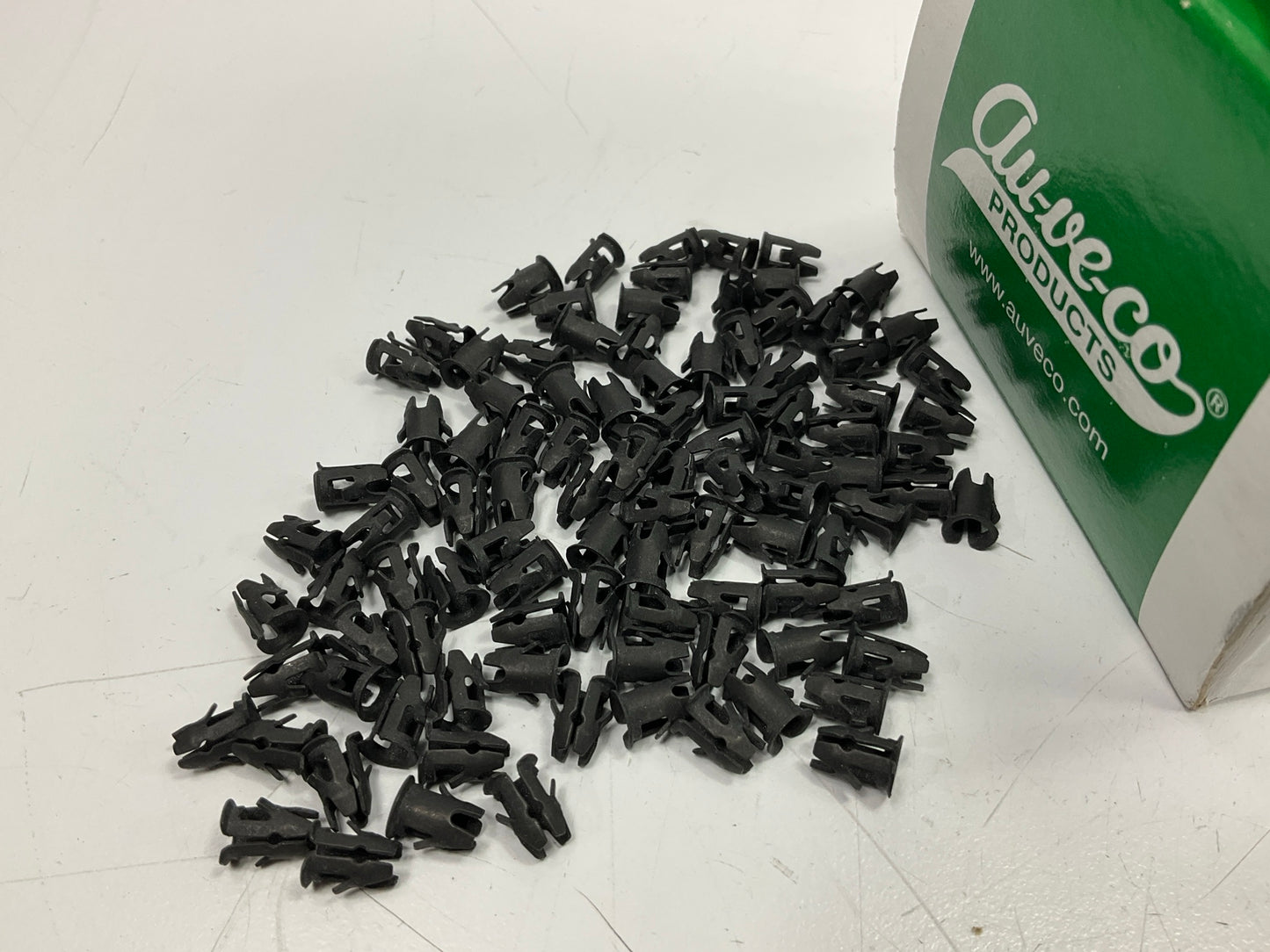 (100) Auveco 2595 Tubular Nut For 1/8 Stud .040-.045 Panel Range Barrel Clips