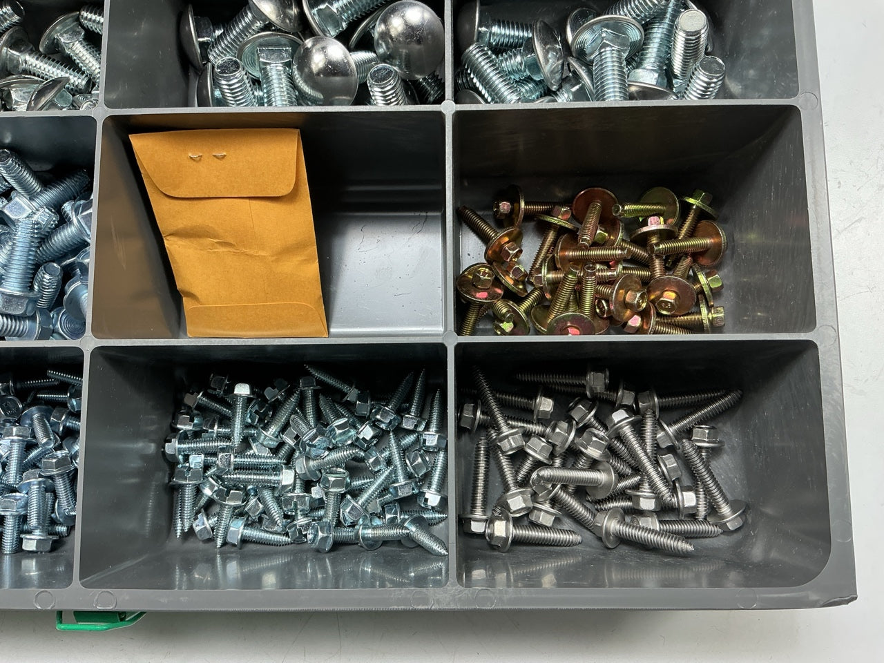 AUVECO 6614BHM Body Bolts & Bumper Bolts Assortment Pack, 445 Pcs