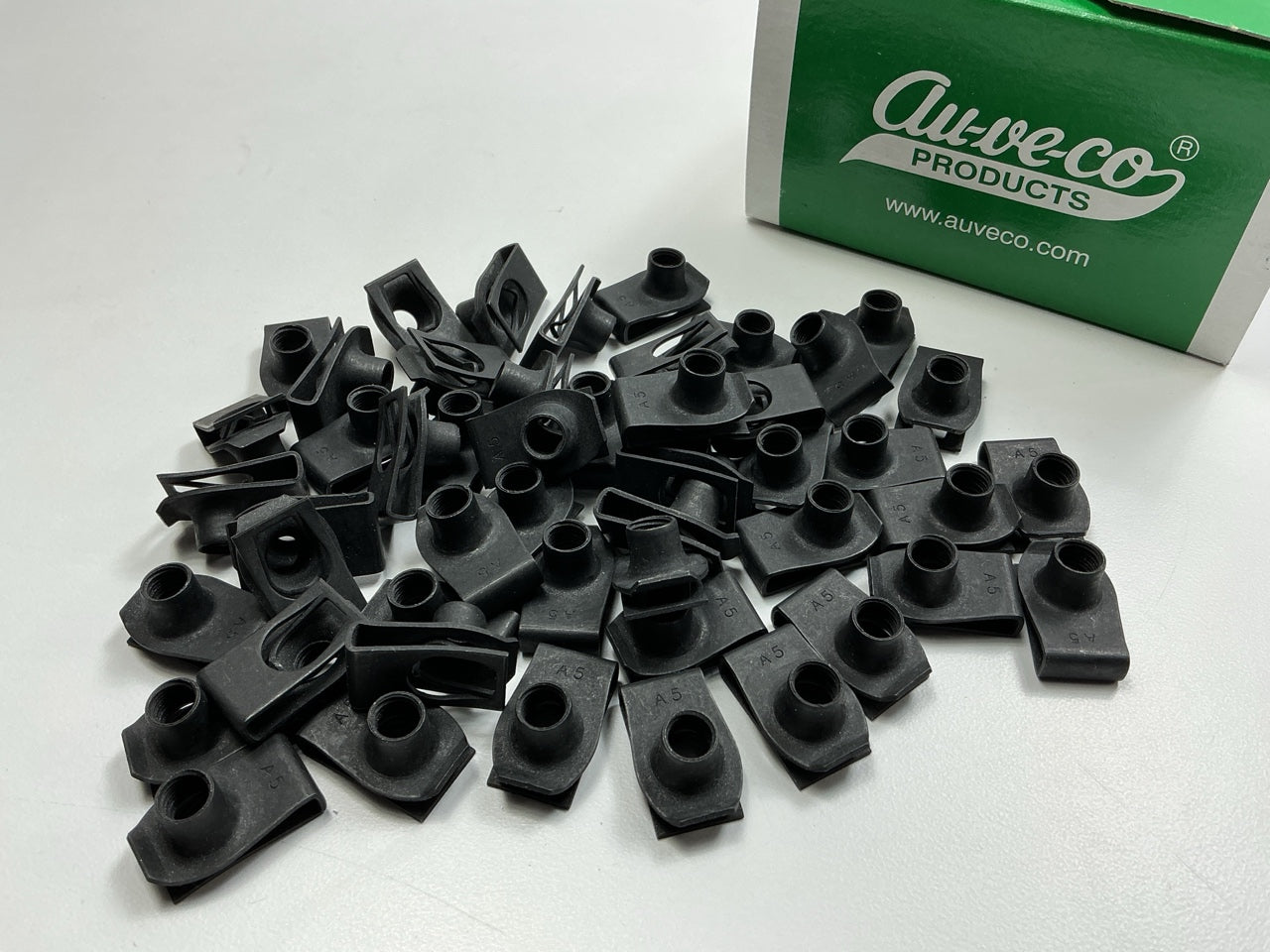 Auveco 8377 Extruded U Nut, 5/16''-18 Thread, 0.06 To 0.09'' Panels Qty 50