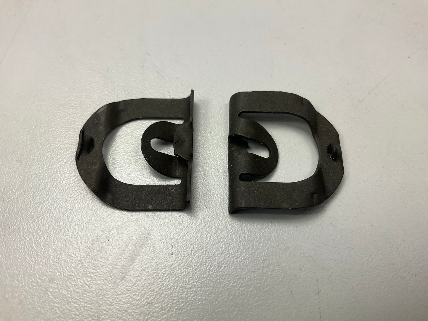 Auveco 9275 Rear Window Reveal Moulding Clips Qty 50