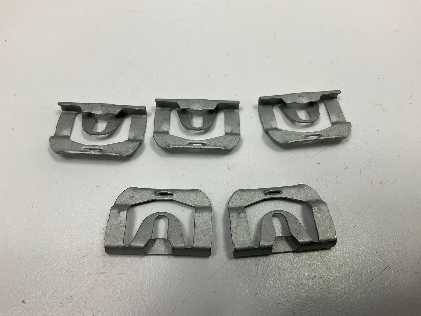 Auveco 9633 Window Reveal Moulding Clips For GM And Ford Qty 100