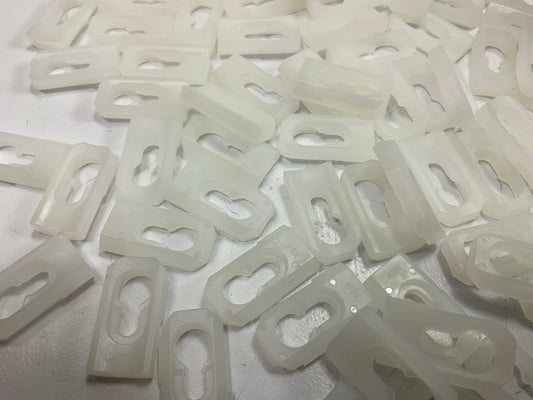 Auveco 9850 Quarter Panel Reveal Moulding & Landau Top Moulding Clip Qty 100