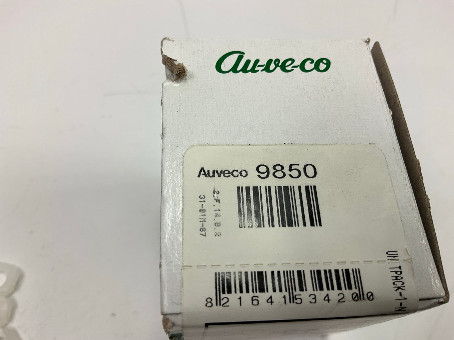 Auveco 9850 Quarter Panel Reveal Moulding & Landau Top Moulding Clip Qty 100