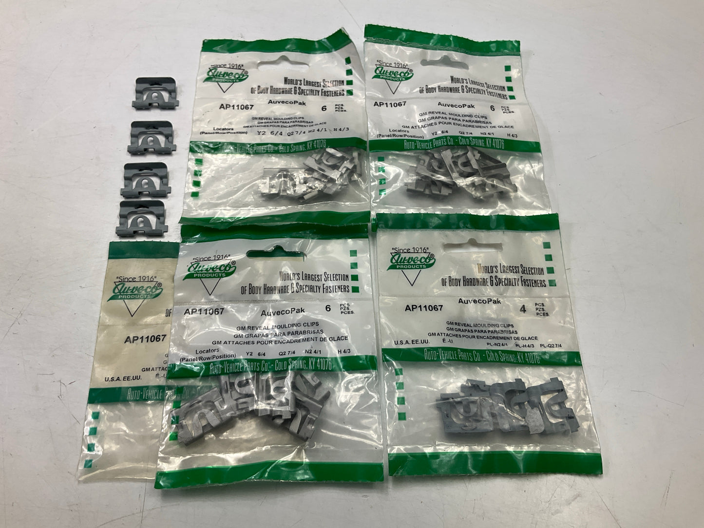 Auveco AP11067 Window Reveal Moulding Clips GM And Ford Qty 26