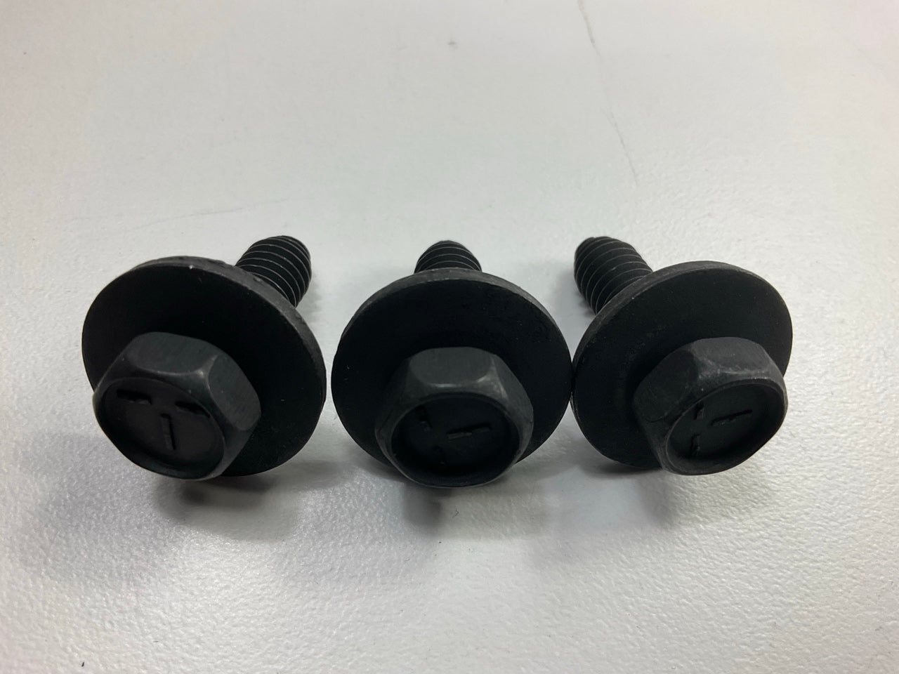 (9) Auveco AP11320 Screw 5/16''-18 X1'' Hex SEMS Bolt, 1/2'' Hex 7/8'' Washer O.D.