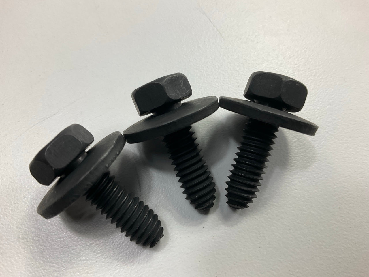 (9) Auveco AP11320 Screw 5/16''-18 X1'' Hex SEMS Bolt, 1/2'' Hex 7/8'' Washer O.D.