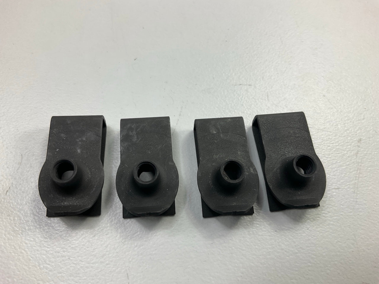 (8) Auveco AP11625 Extruded U-Nut, For M4-.7 Screw