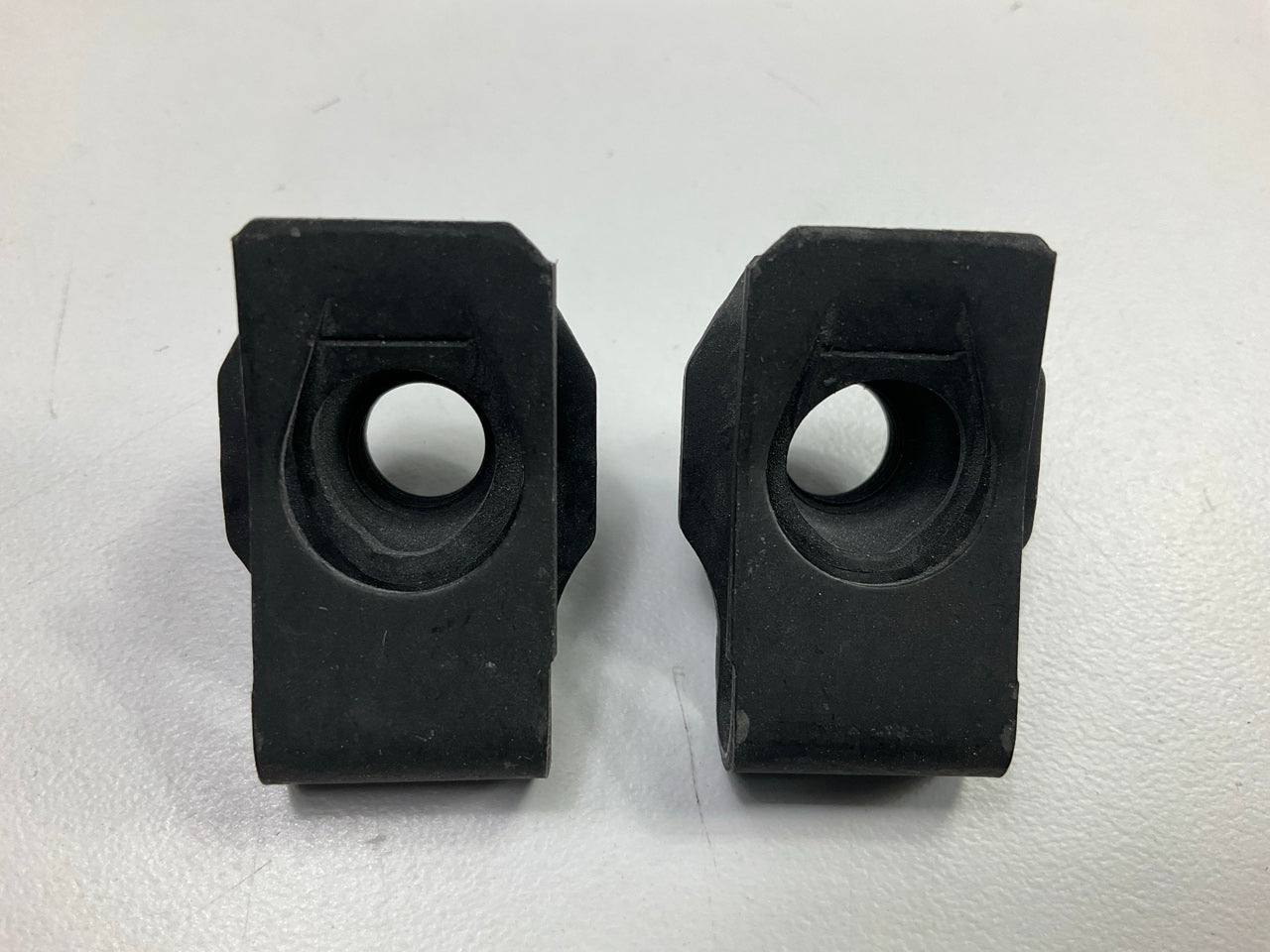 (8) Auveco AP11631 Extruded U-NUT M10-1.5 Screw Size Panel Range: 1.0mm-6.0mm
