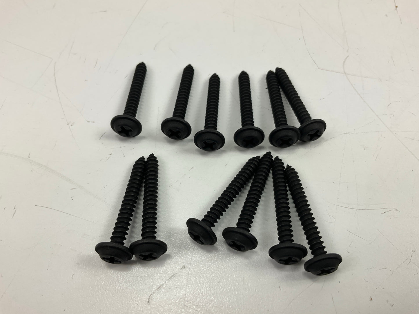 (708) Auveco AP12217 Phillips Flat Washer Head Tapping Screw 8 X 1-1/4'' Black