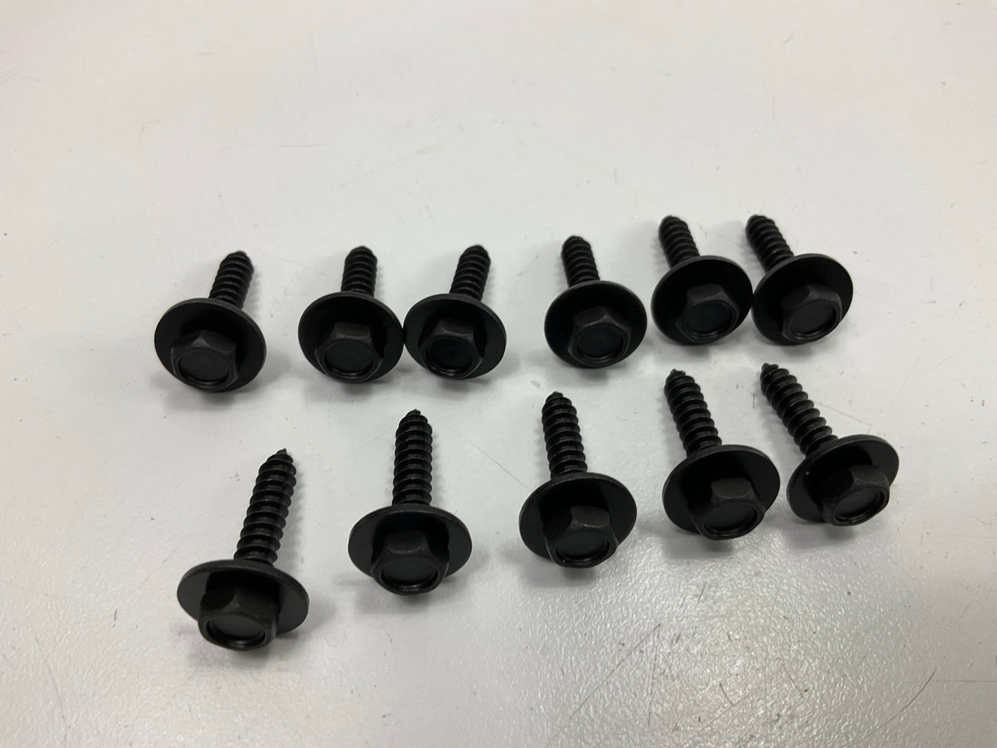 Auveco AP12742 M4.21.41x20mm Hex Head Sems Tapping Screws Qty 121