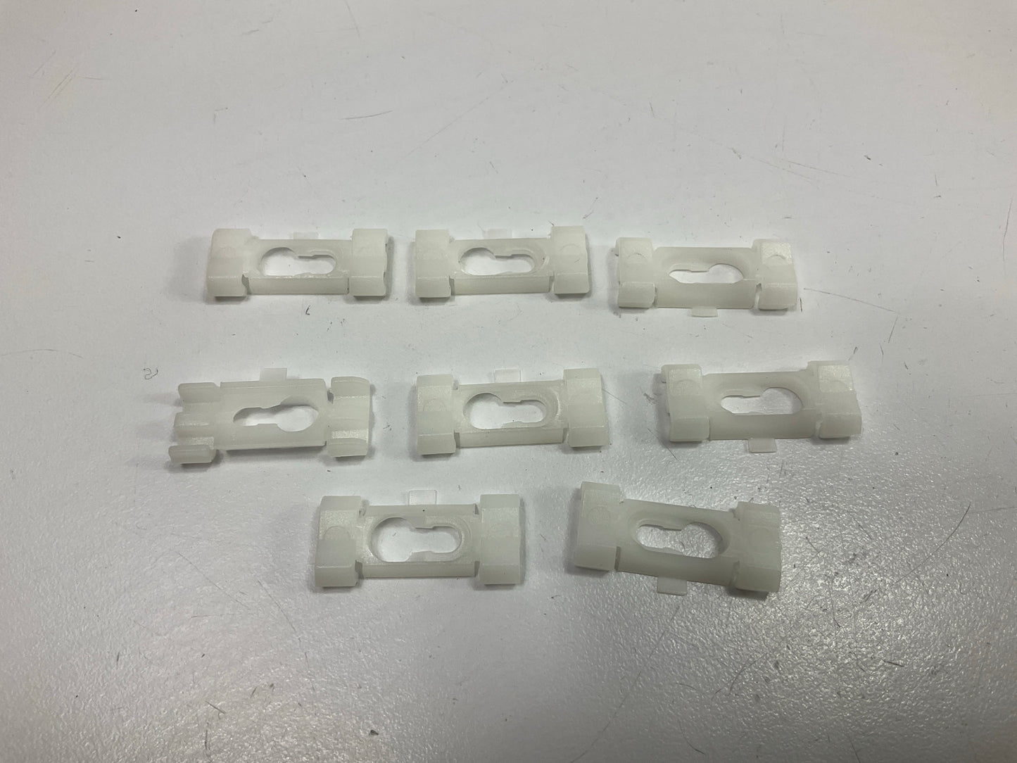 (40) Auveco AP14642 Quarter Belt Reveal Moulding Clip Retainer - GM # 20199675