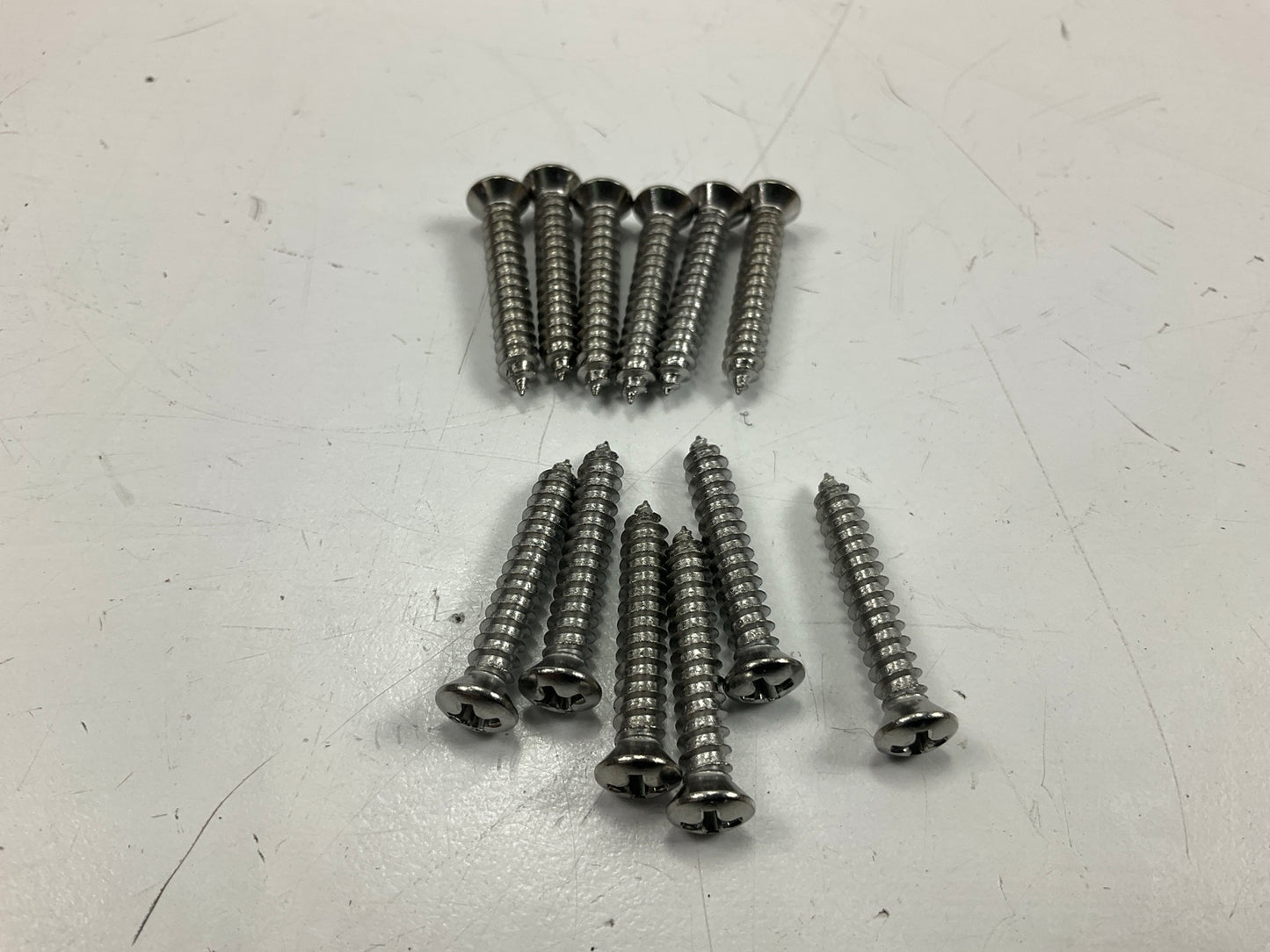 Auveco AP1483 Phillips Oval Head #8 X 1'', #6 HD, Tapping Screws Qty 780