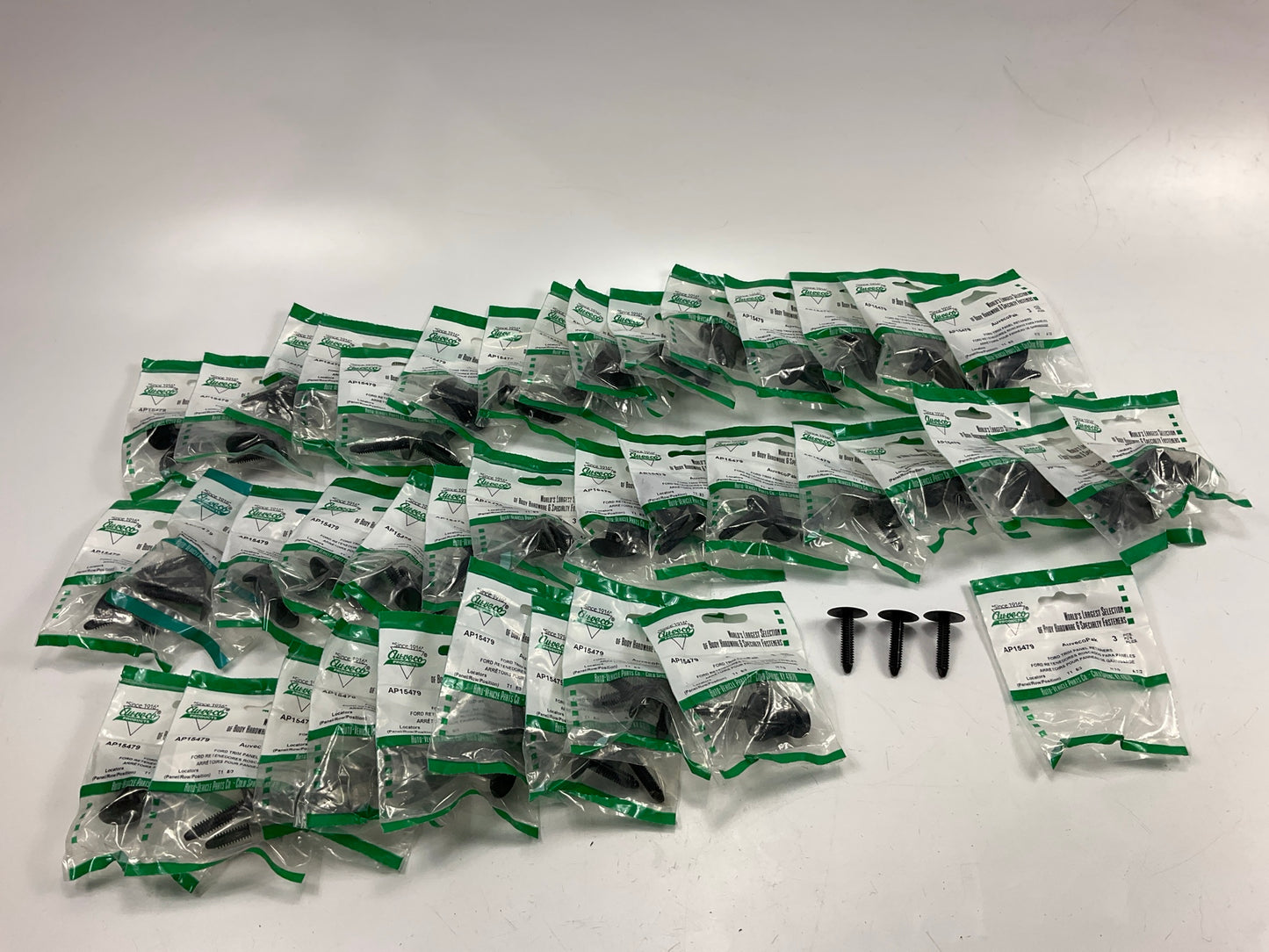 Auveco AP15479 Interior Trim Retainer Nylon Clip Fastener Qty 120