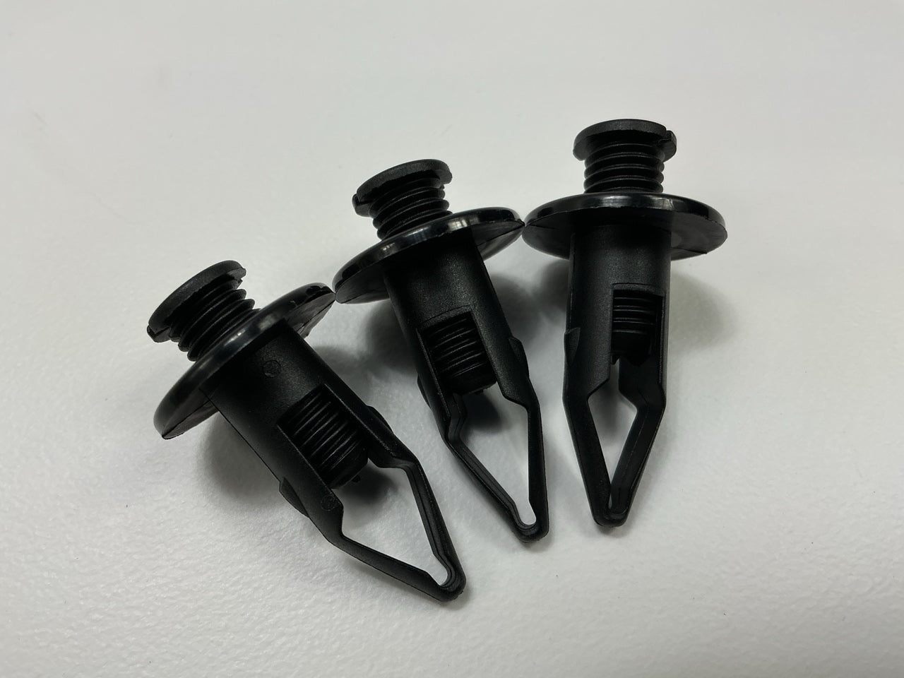 (18) Auveco AP17143 Bumper Fascia Clip Push Type Retainer Fit 10mm Hole