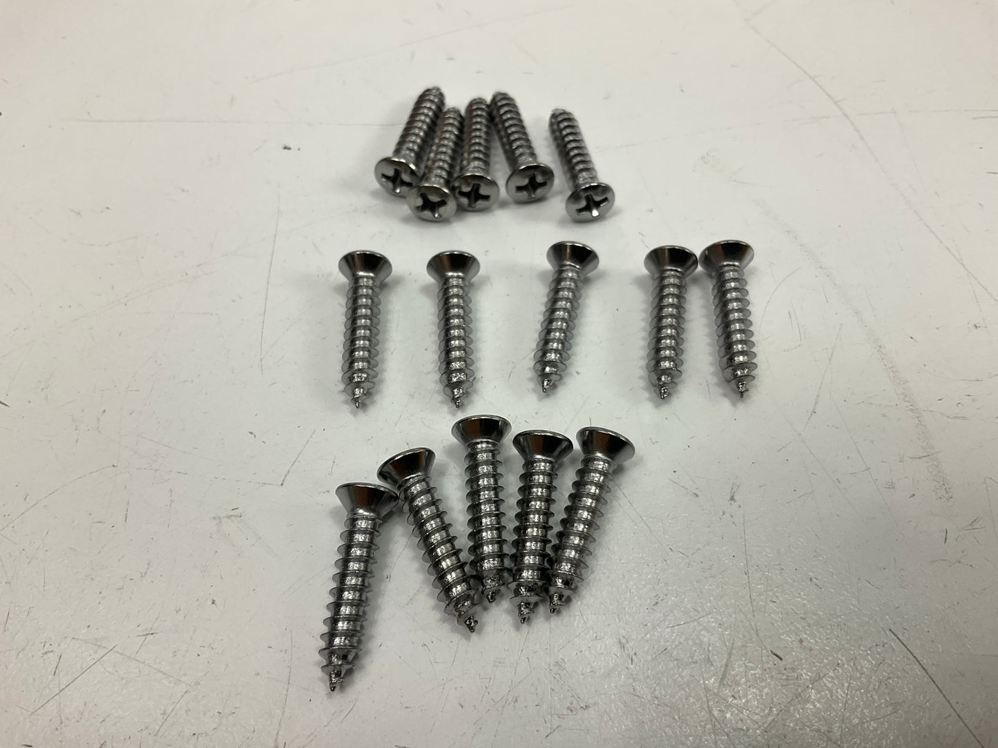 Auveco AP1799 Phillips Oval Head 8 X 3/4'', #6 HD, Tapping Screws Qty 90