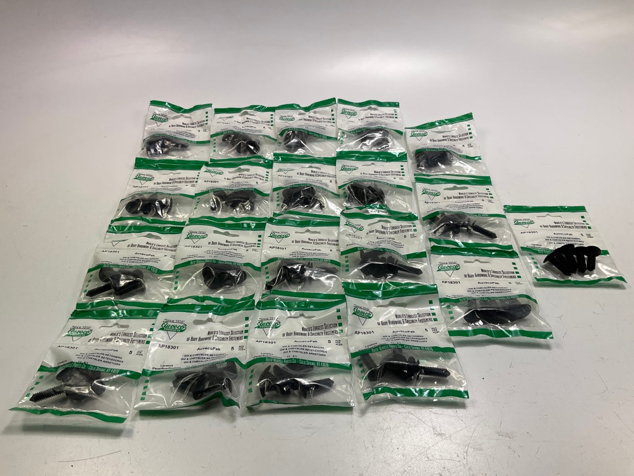 (100) Auveco AP18301 Bumper Fascia Retainer Clips 0.75'' Head 6503768, 10185925