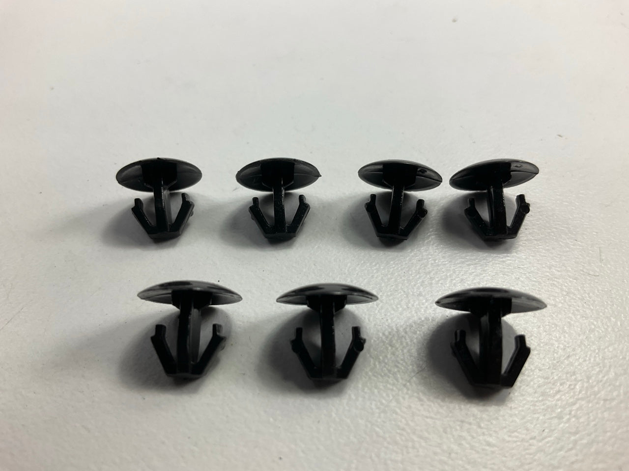 Auveco AP19114 Hood & Trunk Moulding Retaining Clip Head Dia 12mm Qty 231