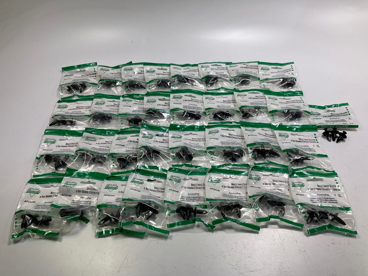 (x99) Auveco AP20348 Push-Type Retainer Clips 20mm Head Diameter