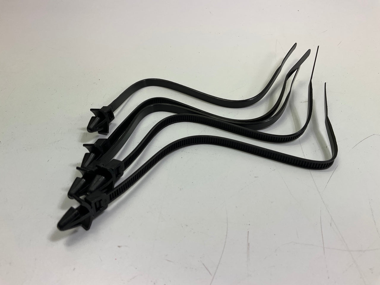 (100) Auveco AP20380 Push Mount Cable Tie For Imports, 200mm X 5mm, 6.3mm Hole