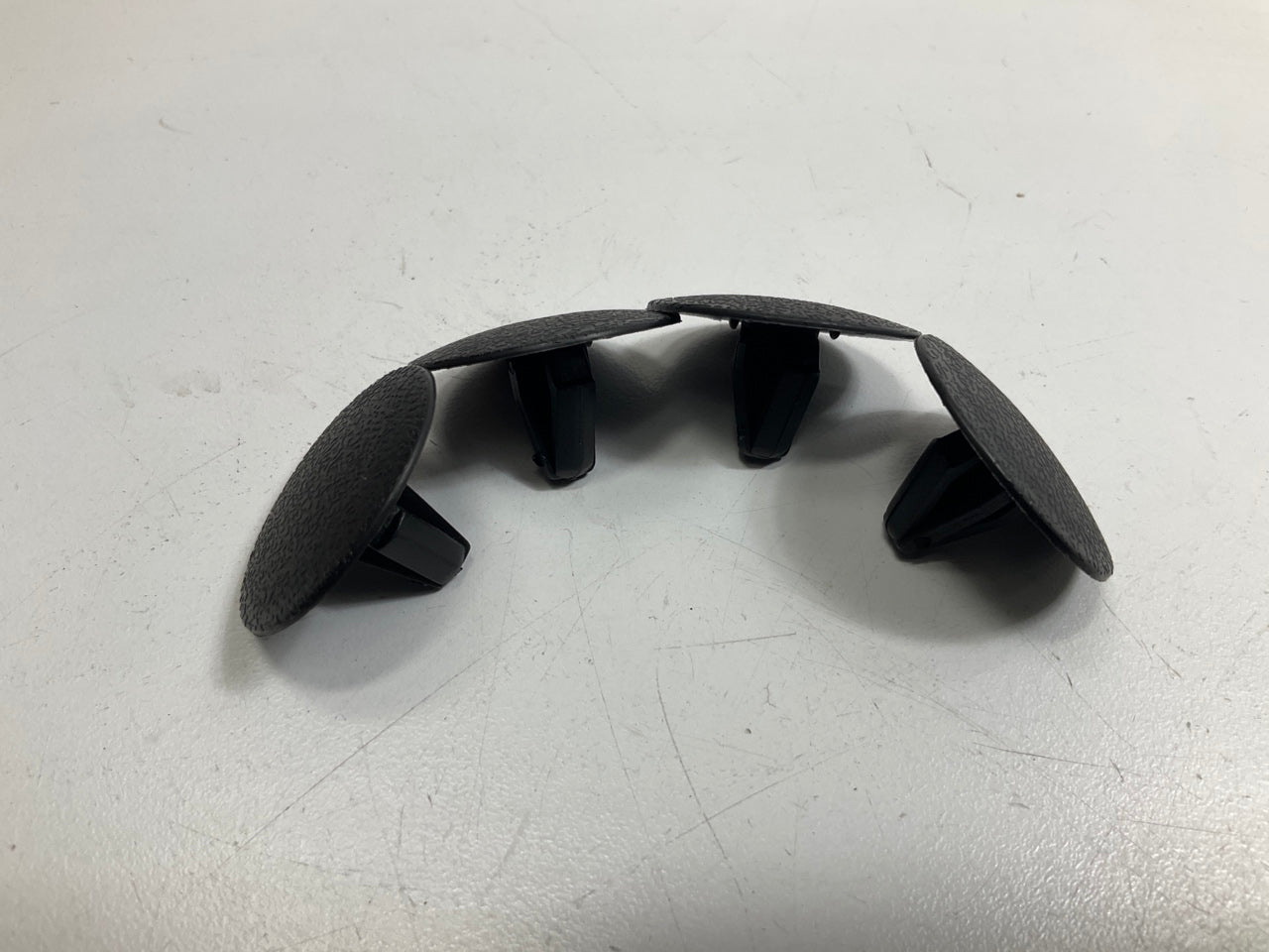 (20) Auveco AP20543 Hood Insulation Clip Retainer 26mm Head