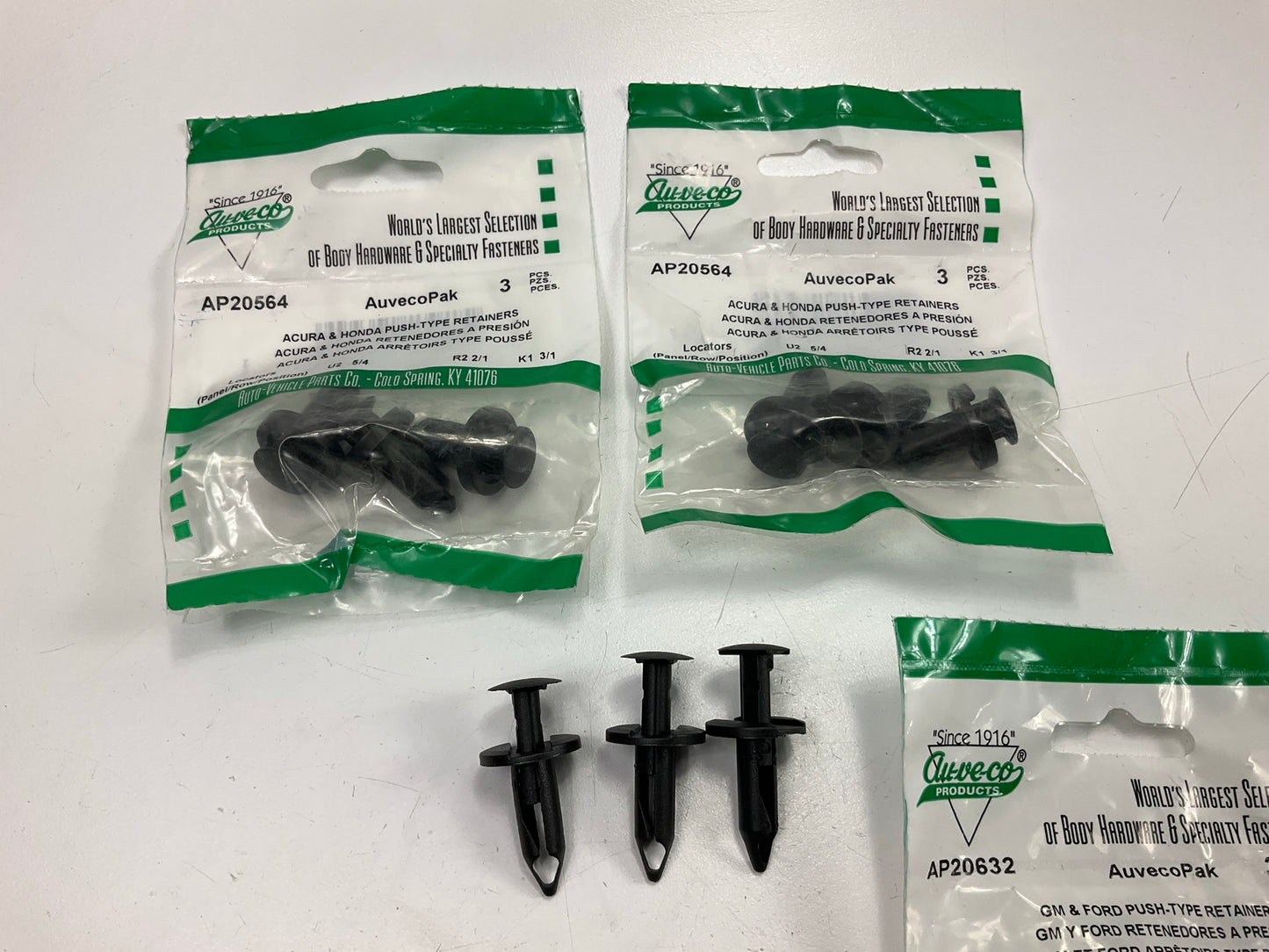 (9) Auveco AP20632 Bumper Cover & Fender Shield Push-Type Retainer