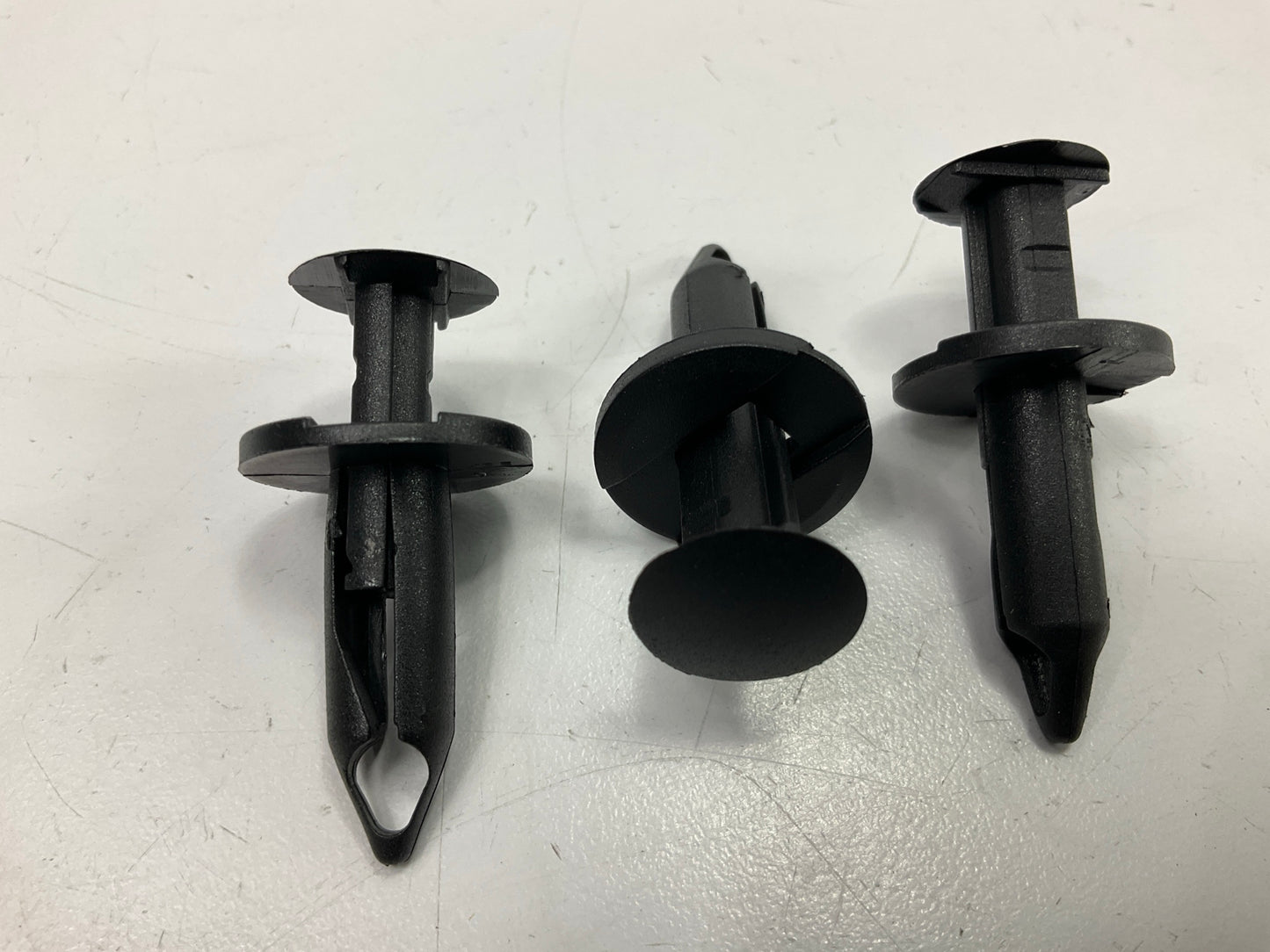 (9) Auveco AP20632 Bumper Cover & Fender Shield Push-Type Retainer