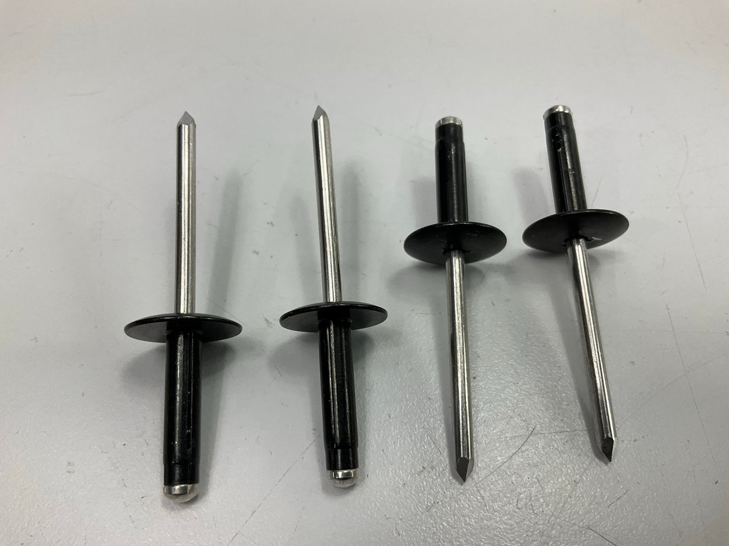 Auveco AP20741 Aluminum Rivet, 3/16'' Shank, 5/8'' Flange Qty 40