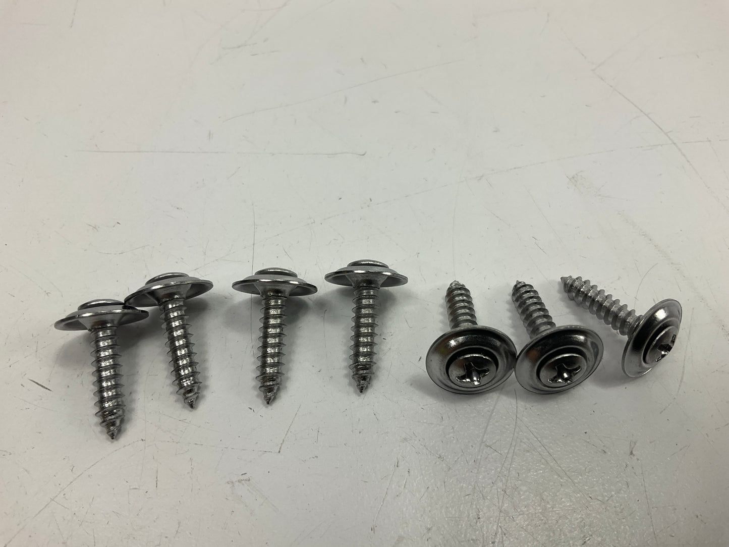 Auveco AP2751 Tapping Screw #8 X 3/4'' Phillips Oval Head Qty 322