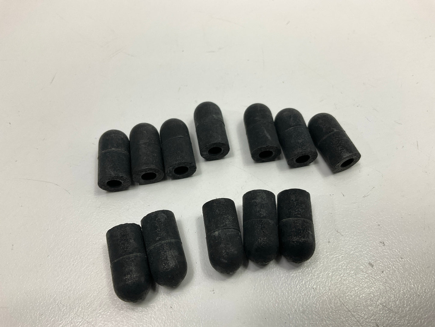 Auveco AP4440 Rubber Vacuum Caps For 3/16'' Diameter 9/16'' Length Qty 36