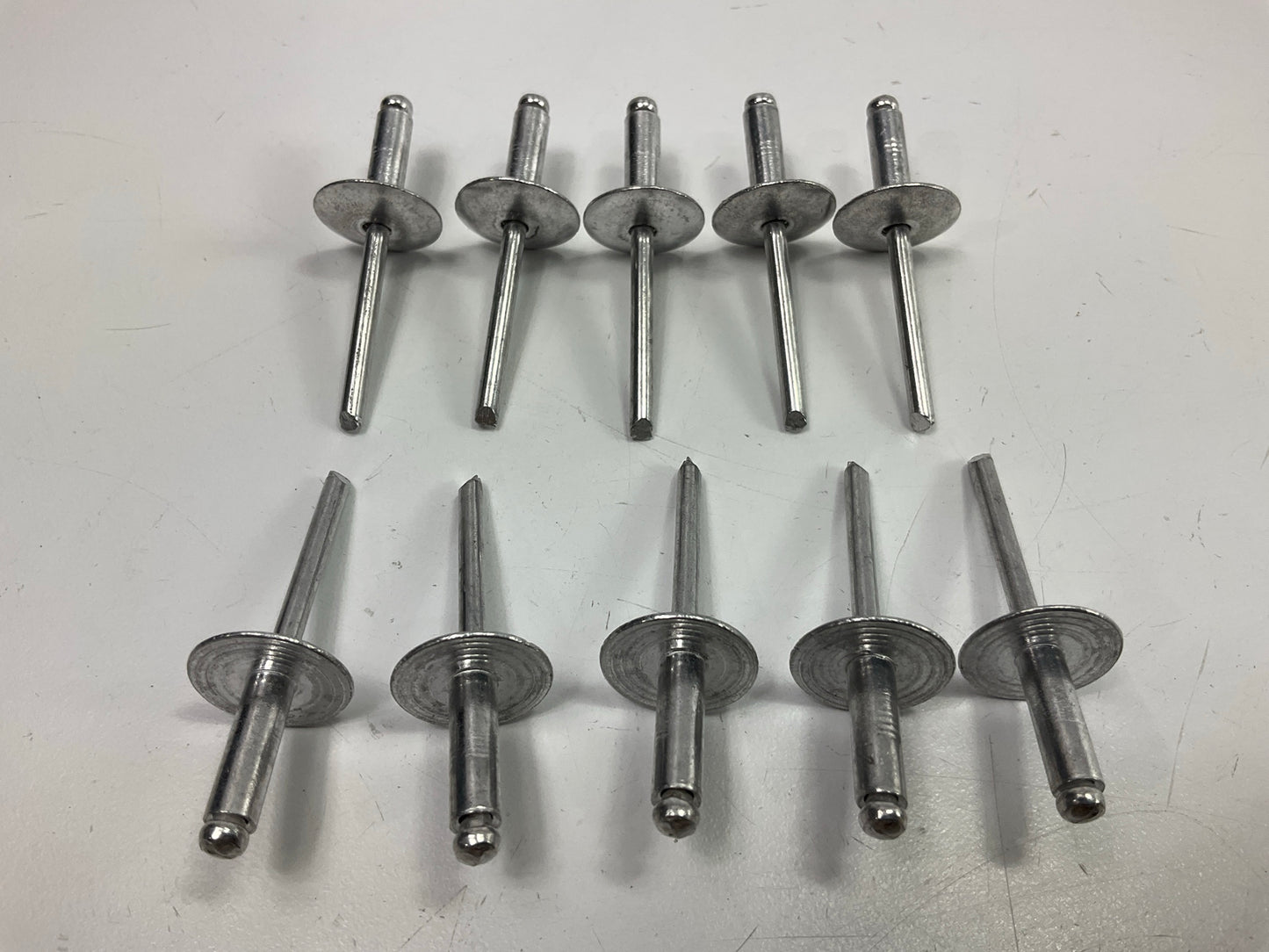 (20) Auveco AP8313 Pan-L Rivets, 9/16'' X 3/16, With 5/8'' Flange