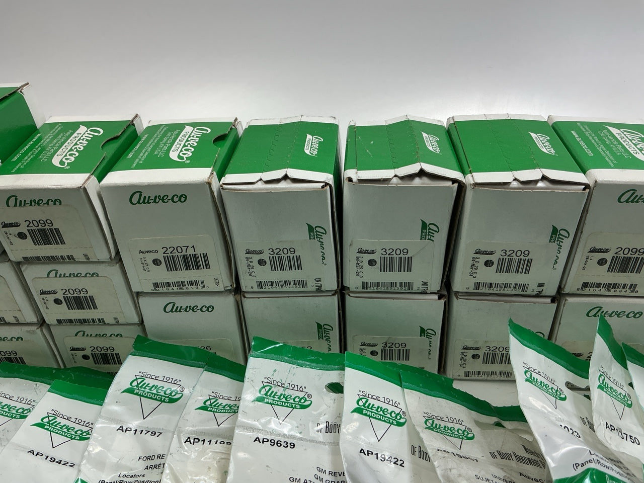 Wholesale Lot # 20 - Auveco Retainer Clips & Hardware Lot, 245 Packs As Shown