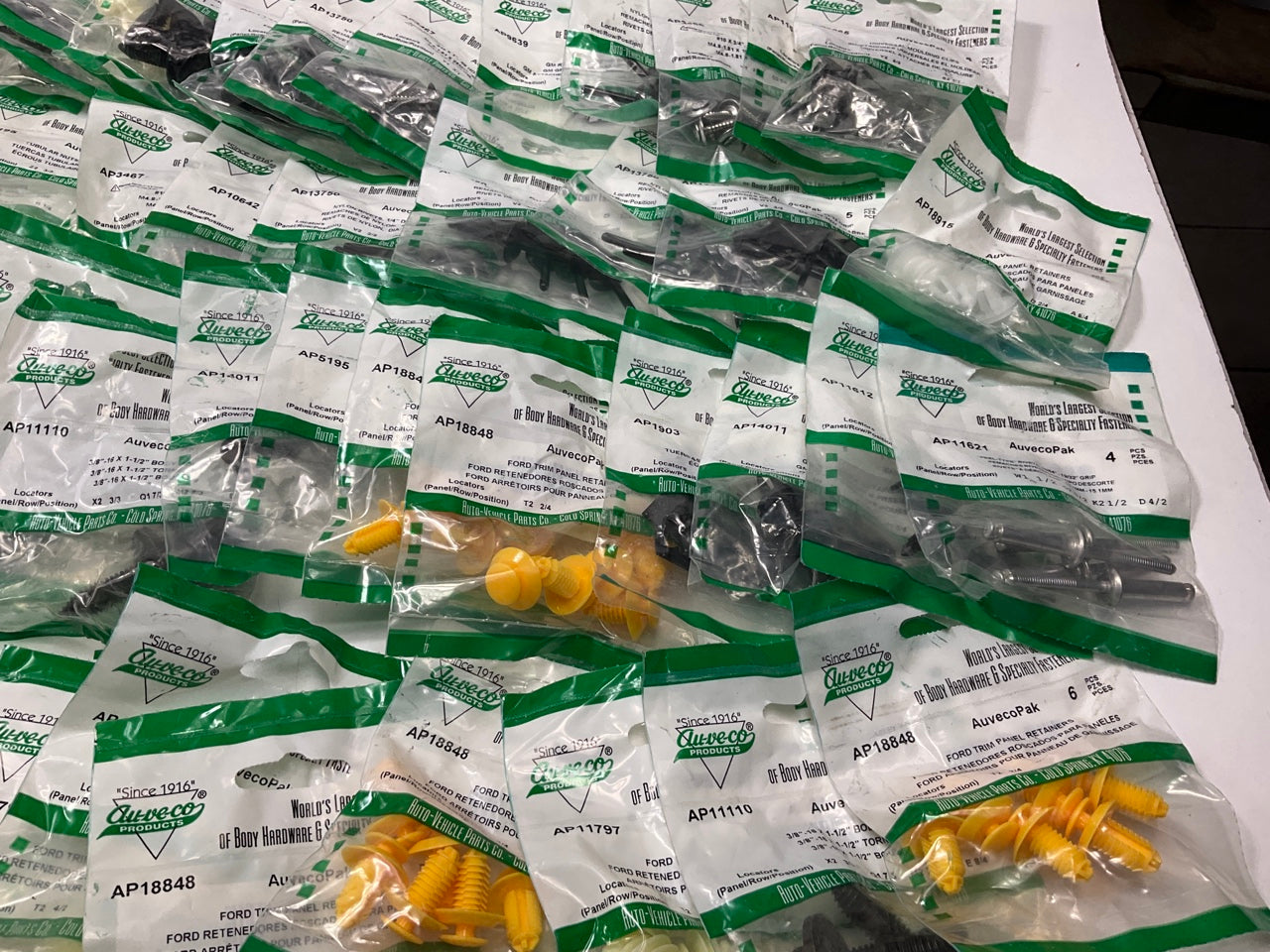 Wholesale Lot # 21 - Auveco Retainer Clips & Hardware Lot, 250 Packs As Shown