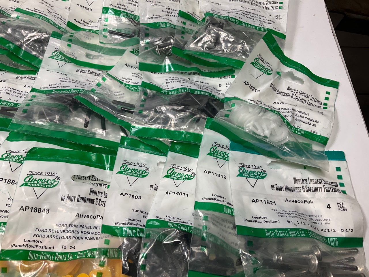 Wholesale Lot # 21 - Auveco Retainer Clips & Hardware Lot, 250 Packs As Shown