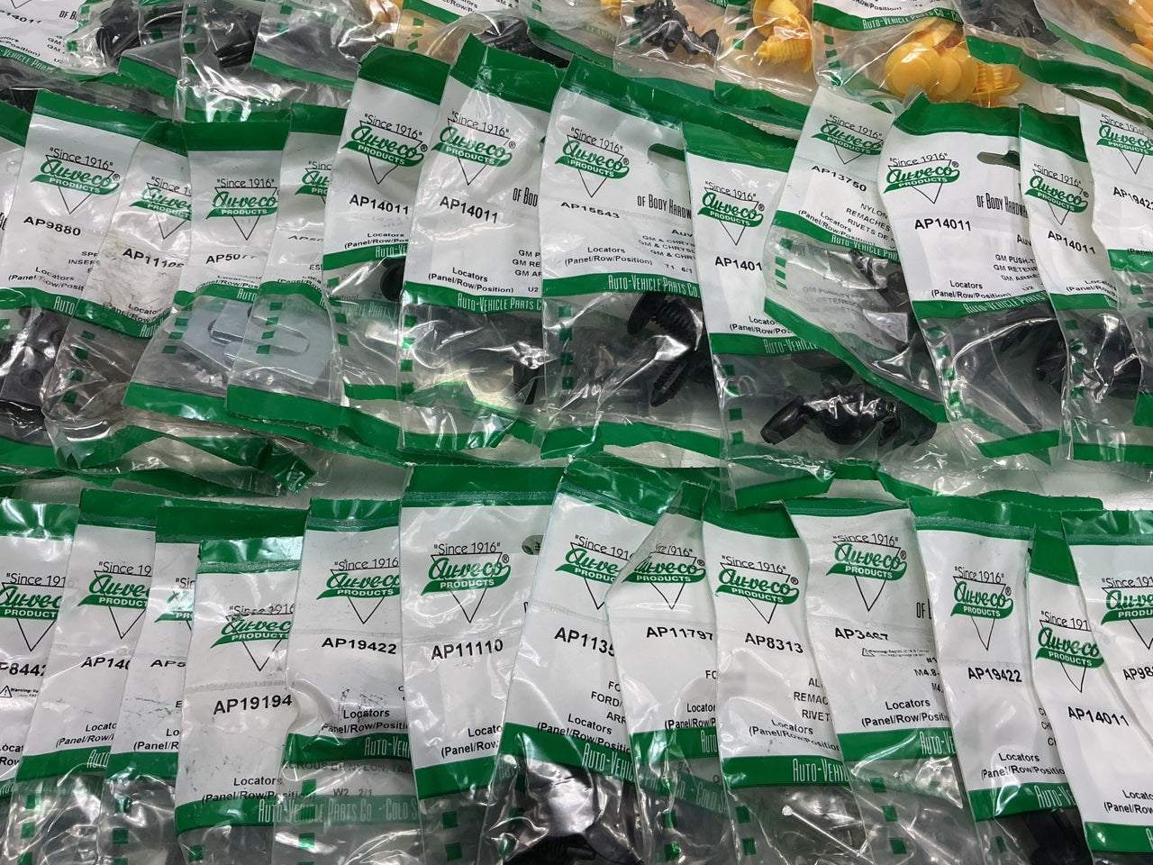 Wholesale Lot # 22 - Auveco Retainer Clips & Hardware Lot, 250 Packs As Shown