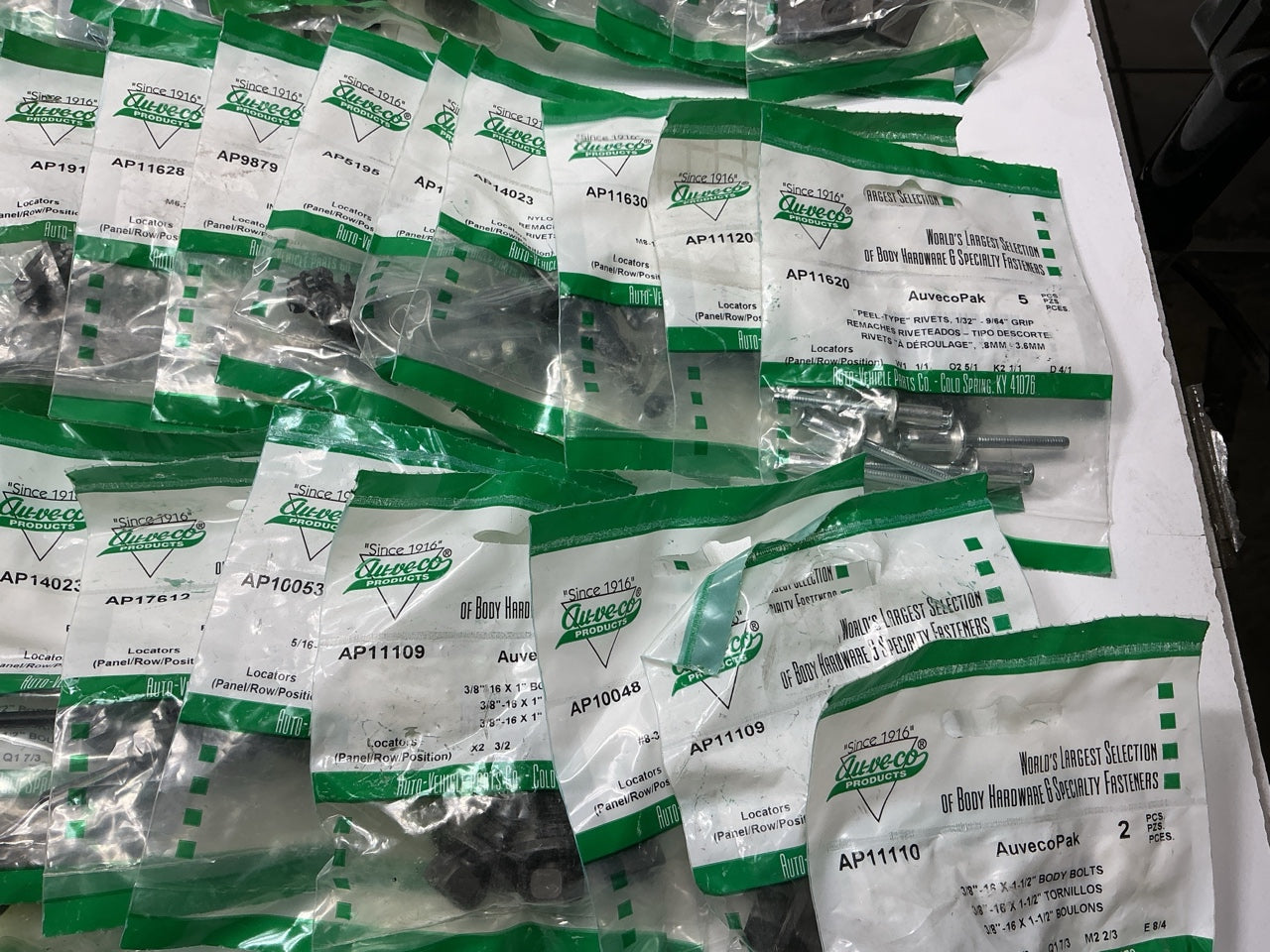 Wholesale Lot # 22 - Auveco Retainer Clips & Hardware Lot, 250 Packs As Shown
