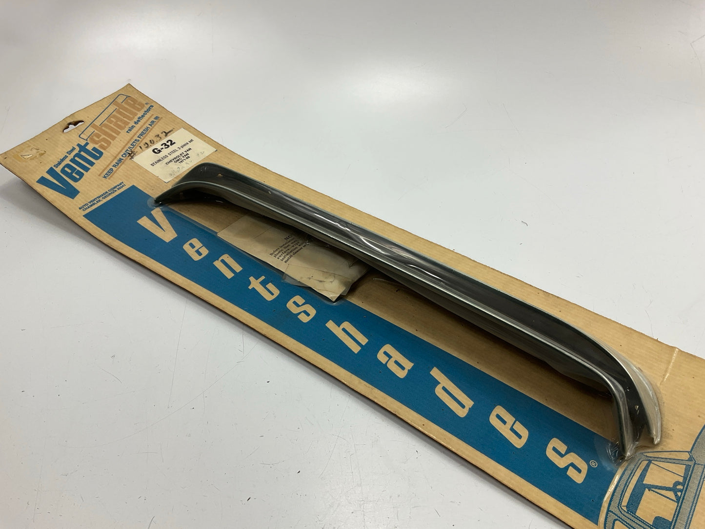 AVS 12032 Front Vent Visor Rain Guards Window Deflector