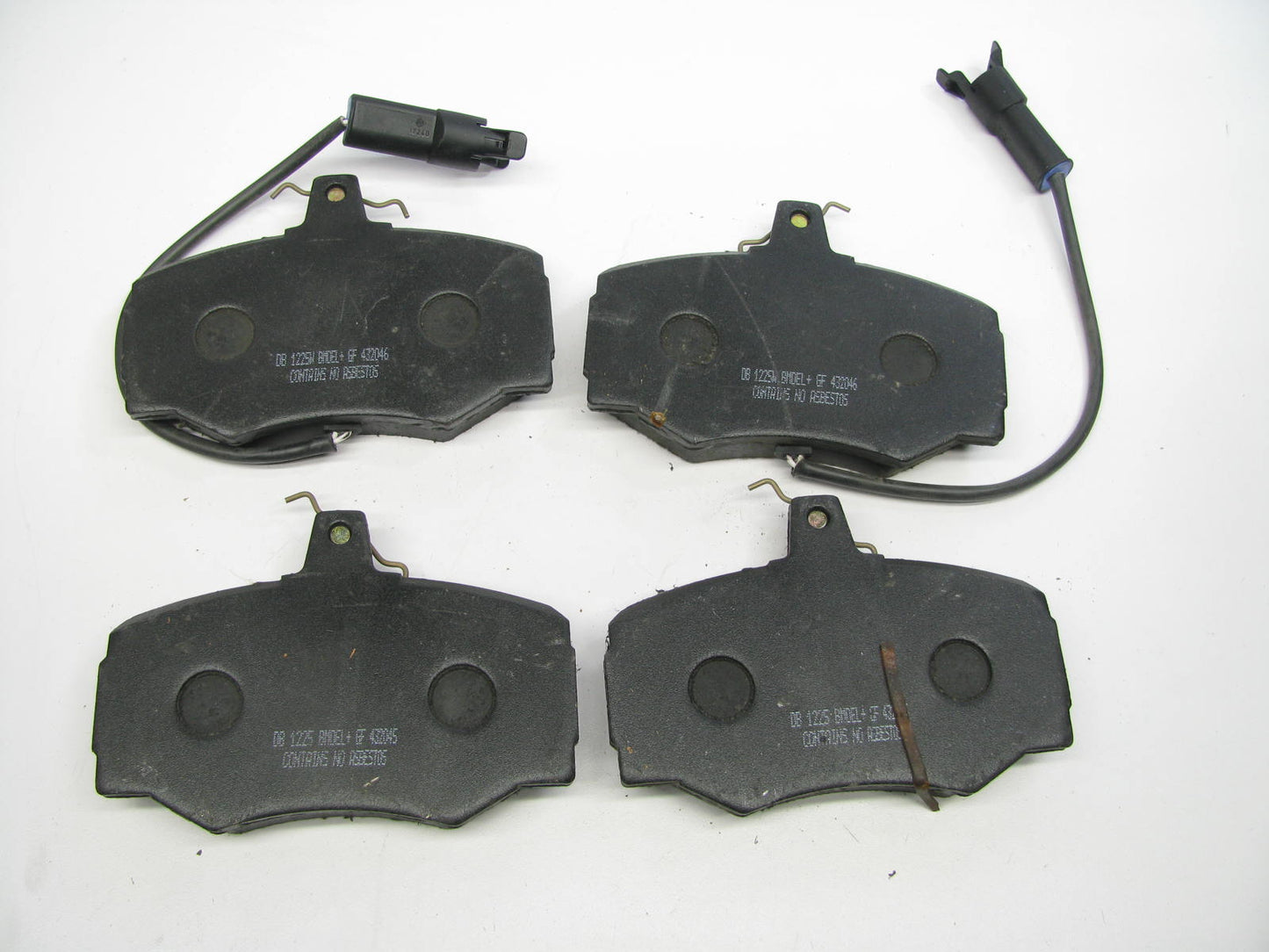 Axxis 088-1317D FRONT Brake Pads W/ Sensor