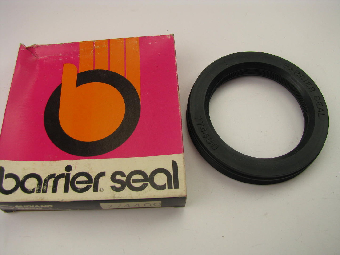 Barrier Seal 774400 Rear Wheel Seal - 5.515'' OD X 3.875'' ID X 0.875'' - 370024A