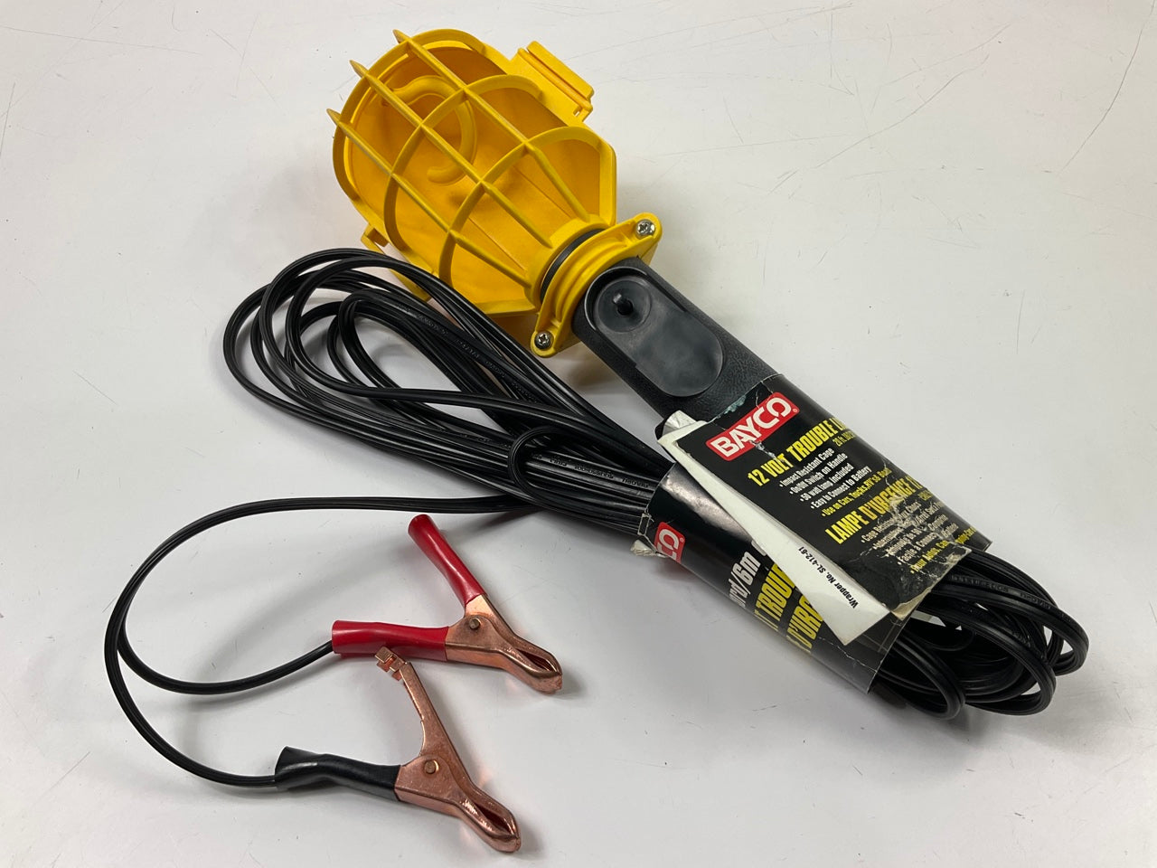 Bayco 12 Work Light Mechanics Lamp  W/ Plastic Guard & Battery Clips 20 Ft Cord