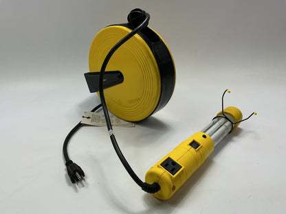 Bayco SL-825 13w Fluorescent Work Light / Spotlight W/single Outlet On 40ft Reel