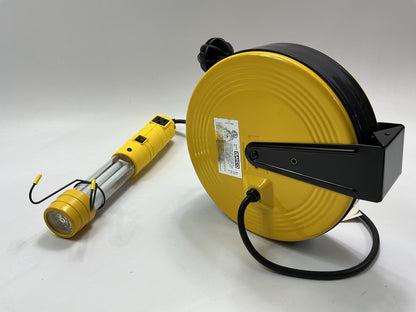 Bayco SL-825 13w Fluorescent Work Light / Spotlight W/single Outlet On 40ft Reel