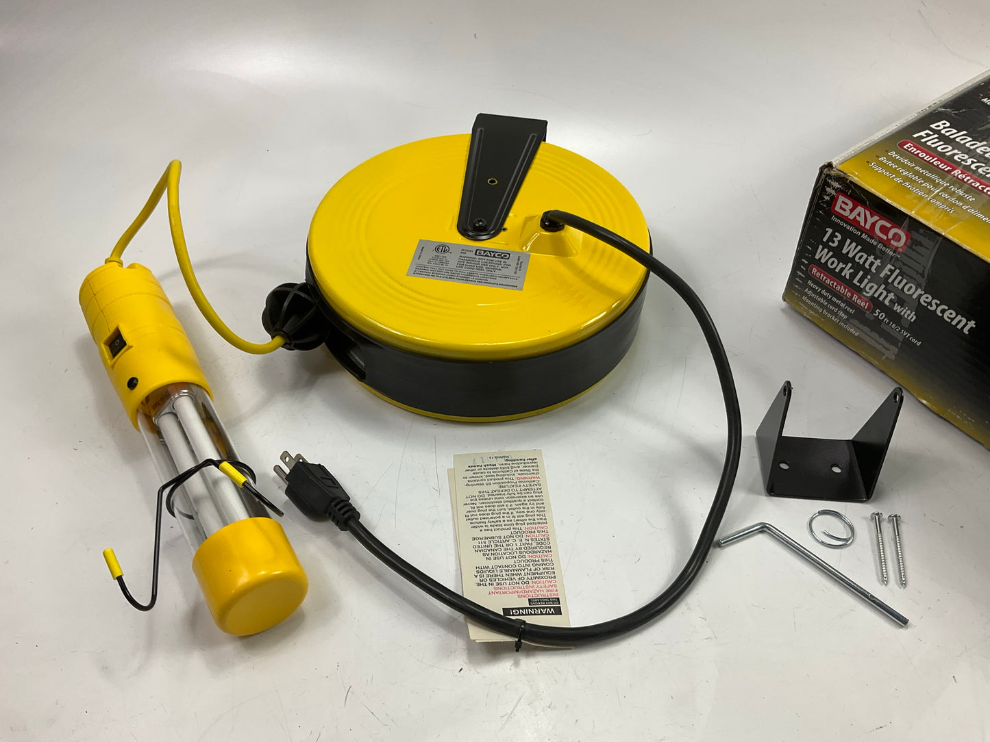 Bayco SL-826 13w Fluorescent Work Light On 50ft Metal Reel