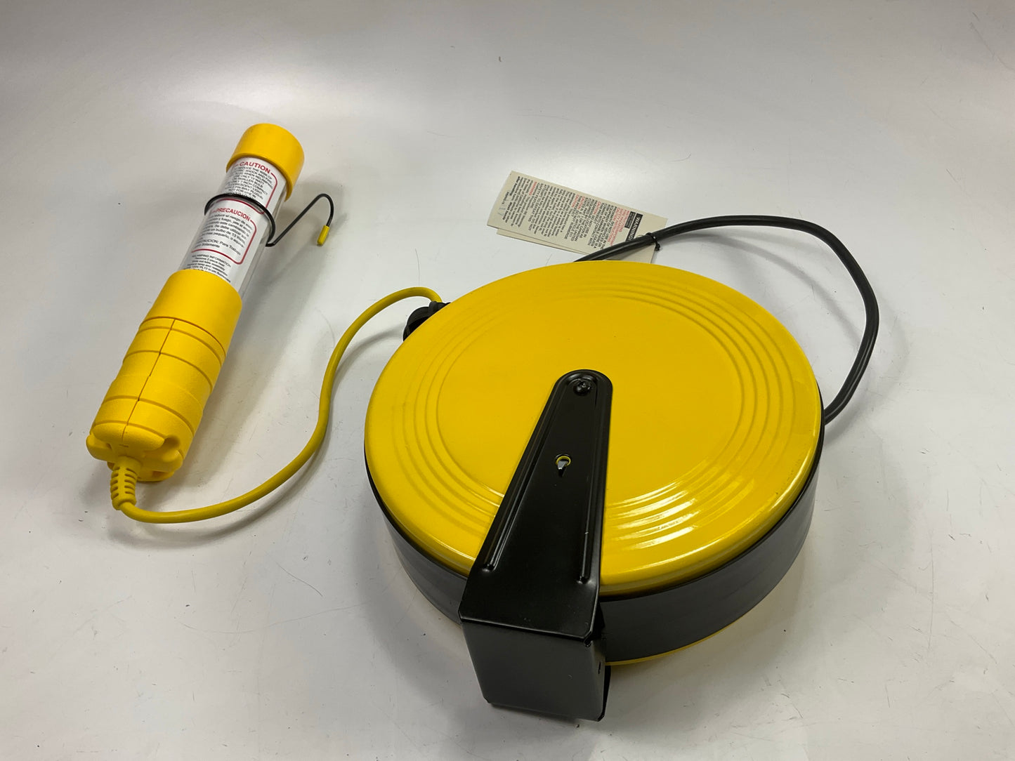 Bayco SL826 13w Fluorescent Work Light On 50 Feet Metal Retractable Reel