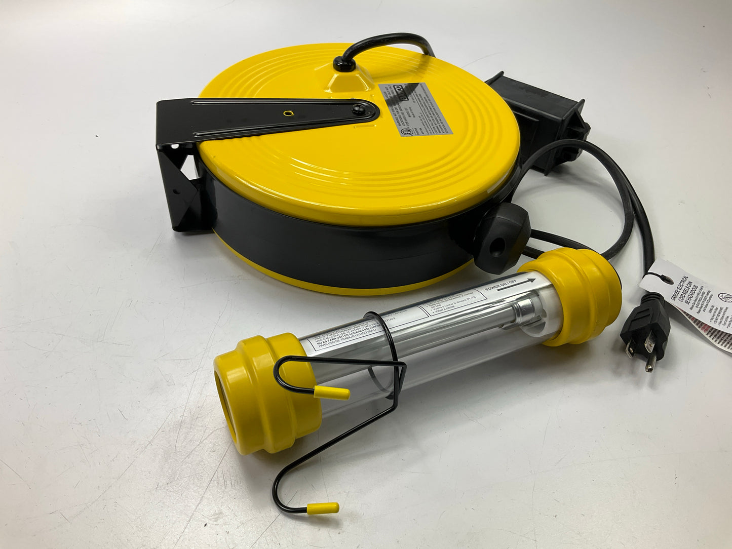 Bayco SL-827 13 Watt Flourescent Work Light W/ Spotlight, 50' Metal Reel