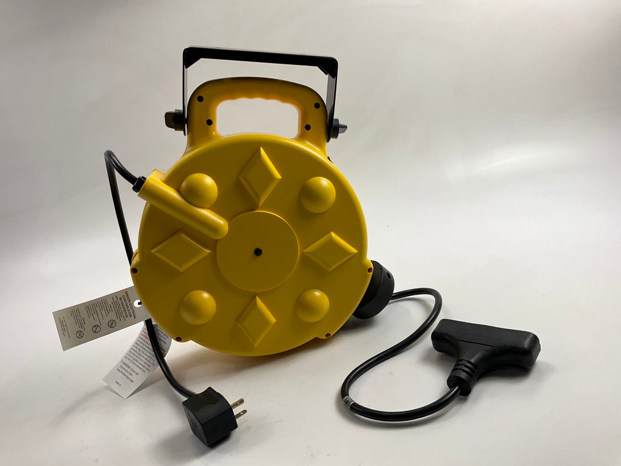 Bayco SL-8903 50ft Retractable Polymer Cord Reel W/3 Outlets - 13amp