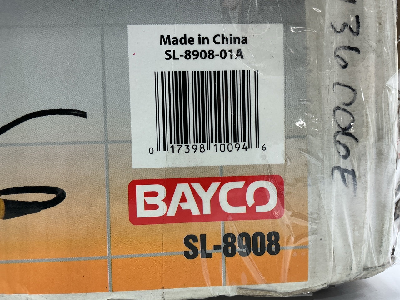 Bayco SL8908 26W Fluorescent Work Light With Single Outlet On 50 Foot Reel