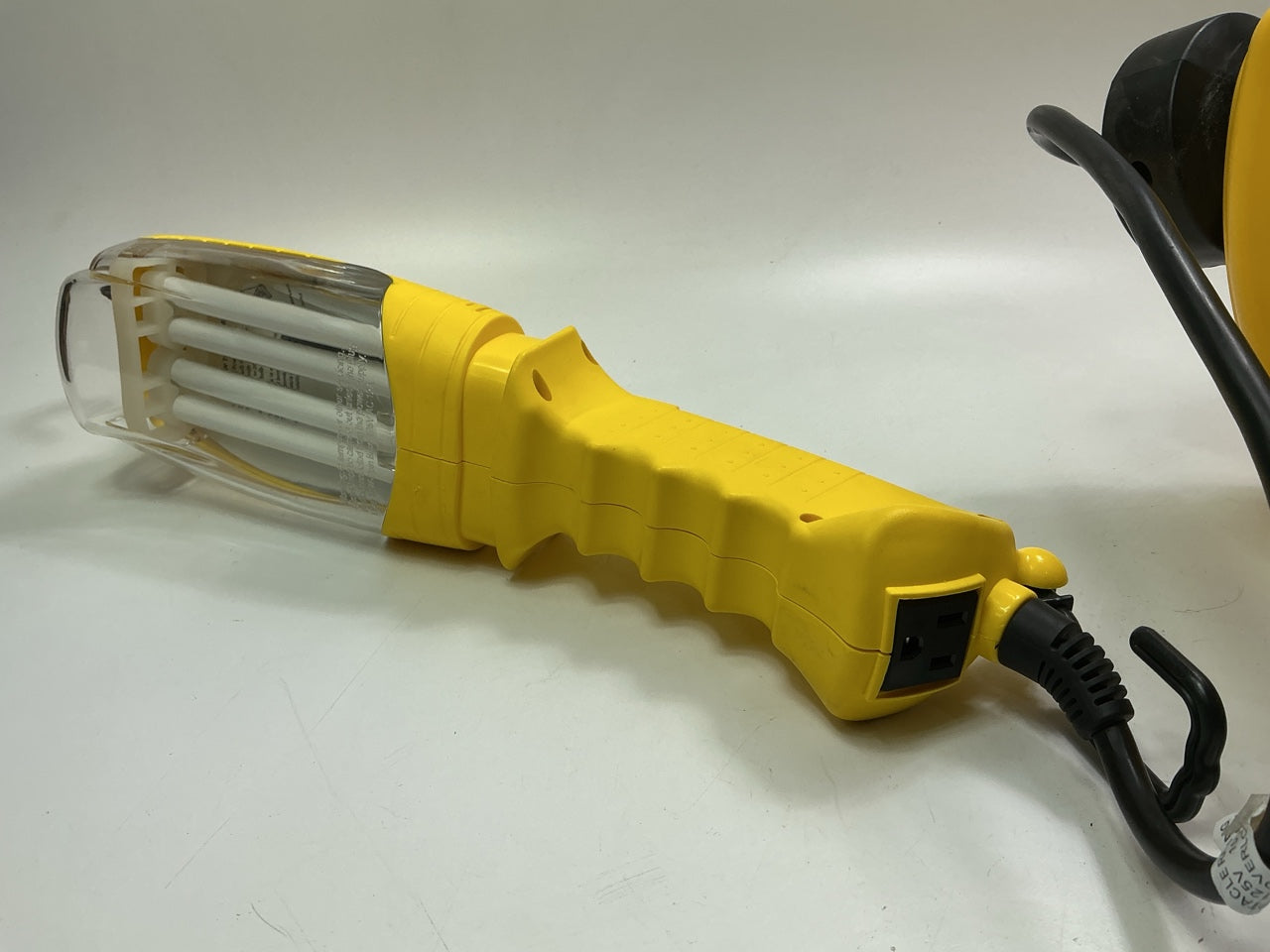 Bayco SL8908 26W Fluorescent Work Light With Single Outlet On 50 Foot Reel