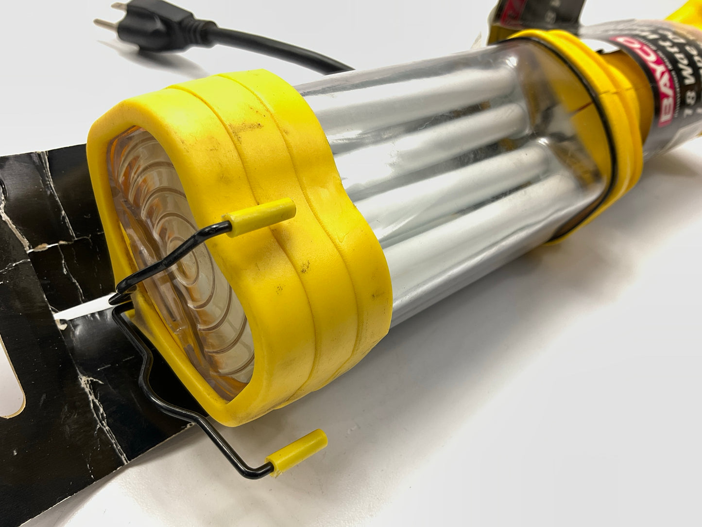 Bayco SL-918 18W Fluorescent Work Light Lamp W/single Outlet