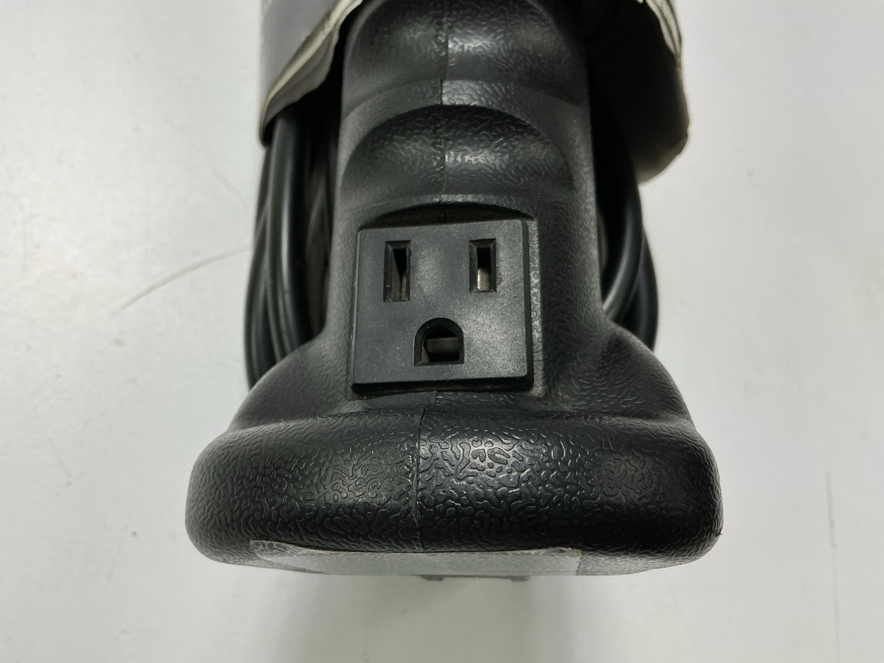 Bayco SL-976 26w Fluorescent Work Light W/single Outlet, 25' Cord